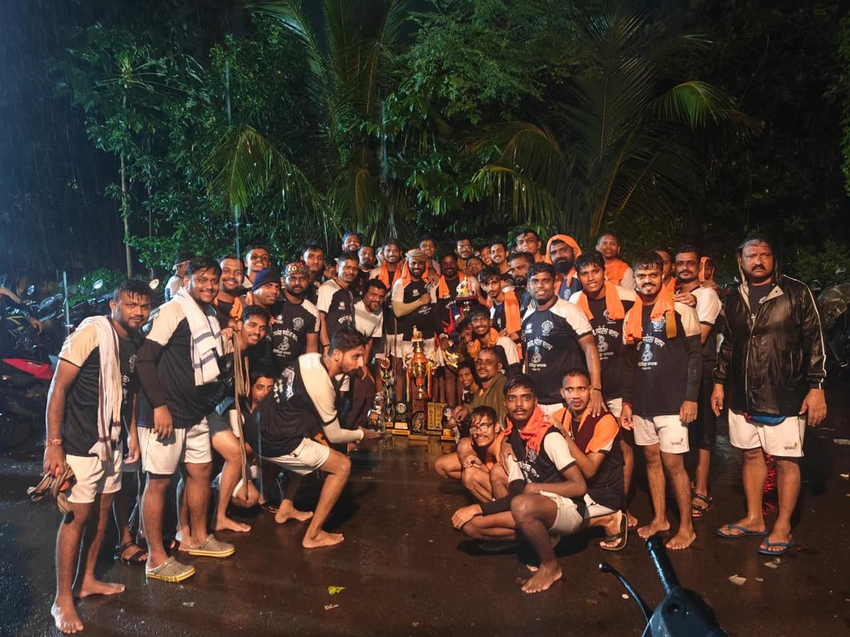 Evening aarti at the temple.